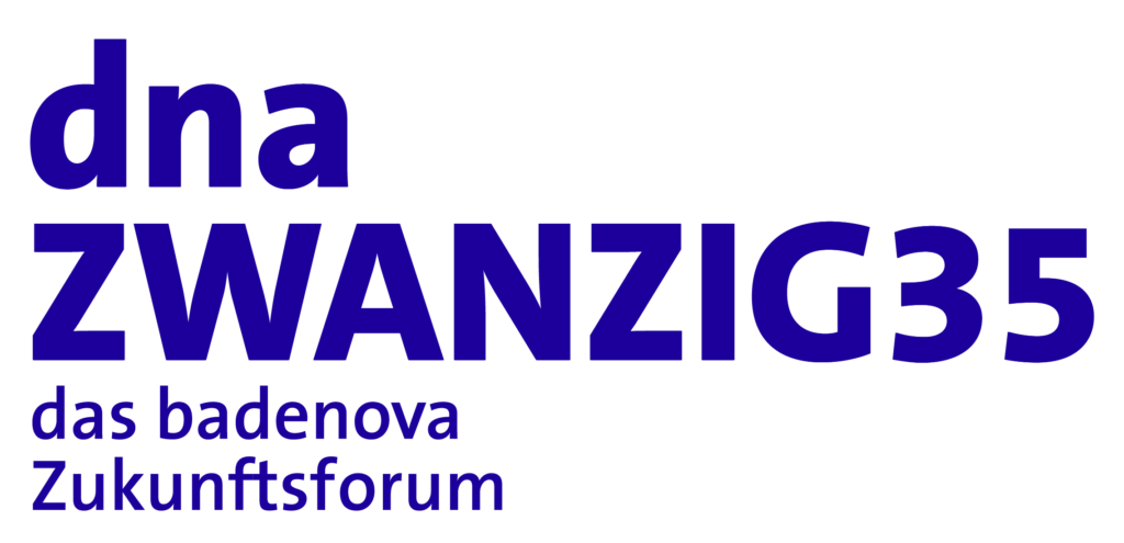 Logo dnaZWANZIG35 – das badenova Zukunftsforum in blauer Schrift